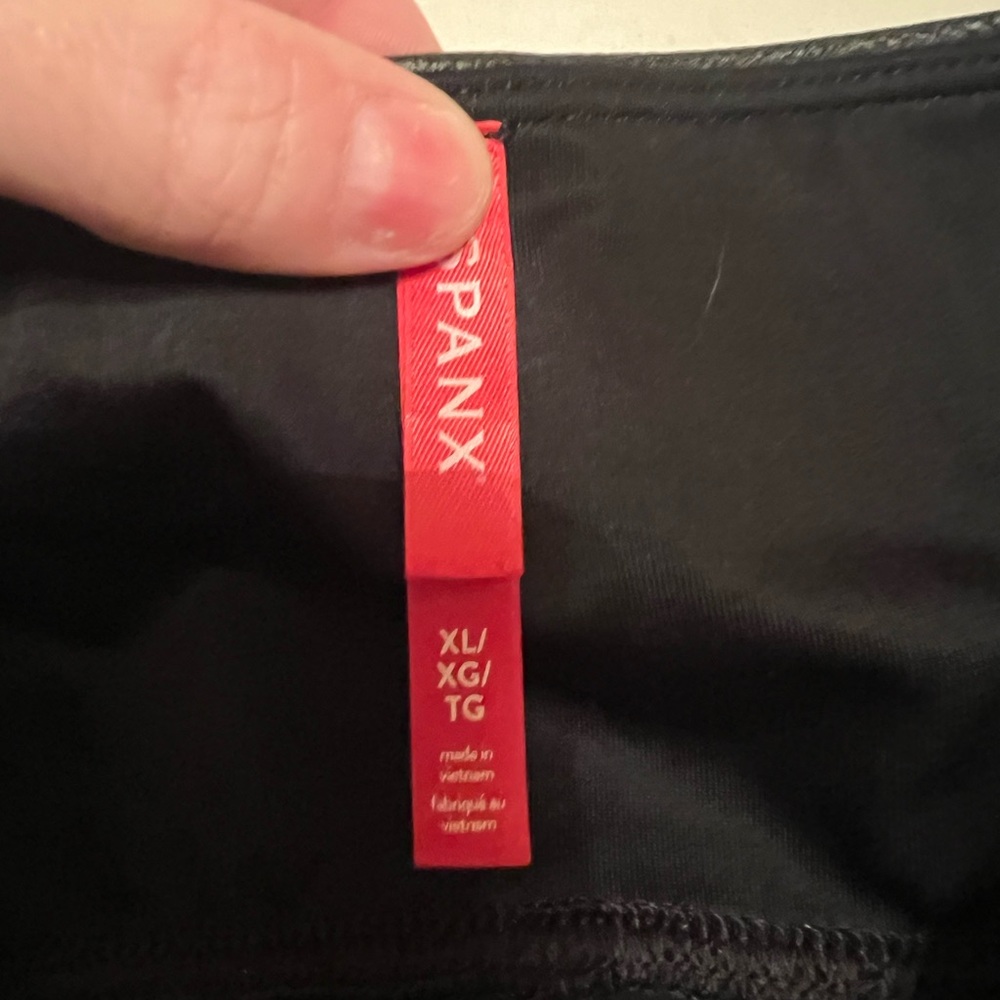 Women’s Spanx Black Faux Leather Leggings size xl - Picture 4 of 4